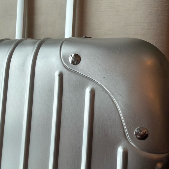 RIMOWA Silver Aluminum Suitcase Large Check-in - Picture 6 of 15